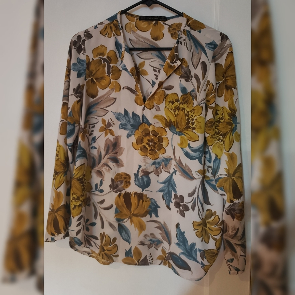 Zara Basic Medium Floral Top 3/4 Sleeves Tunic V-
